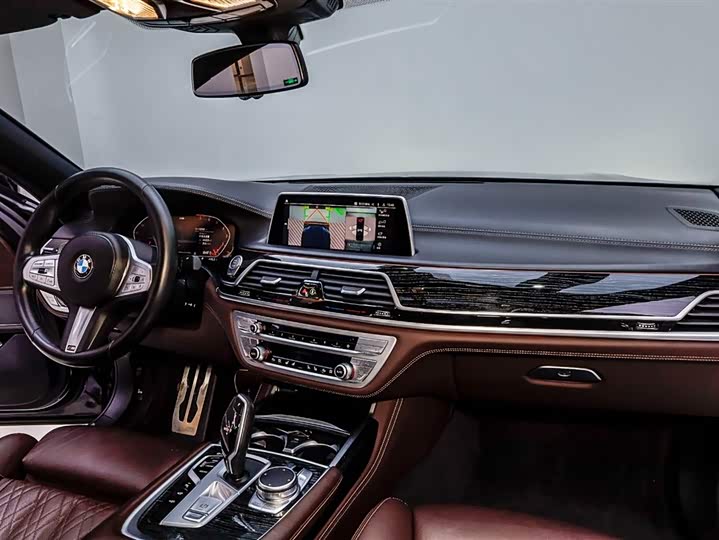 Фото 5 - BMW 7 Series