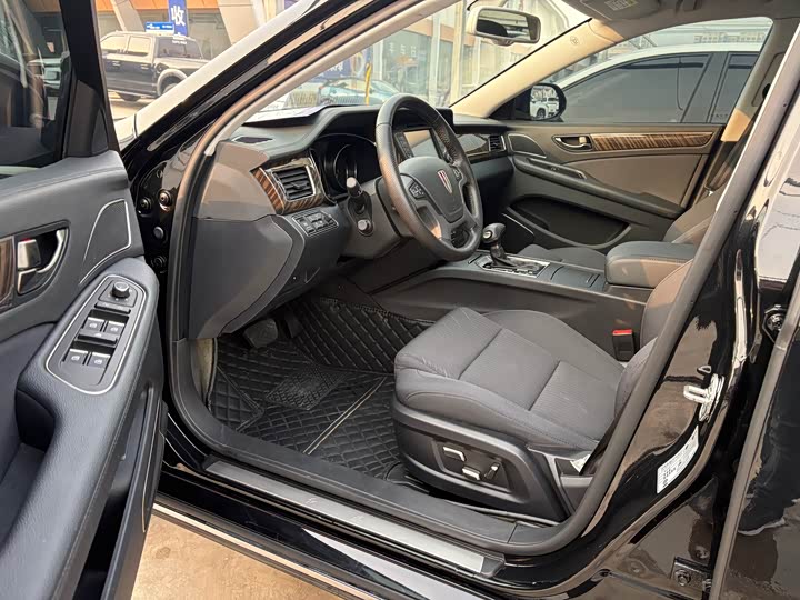 Фото 7 - Hongqi H7