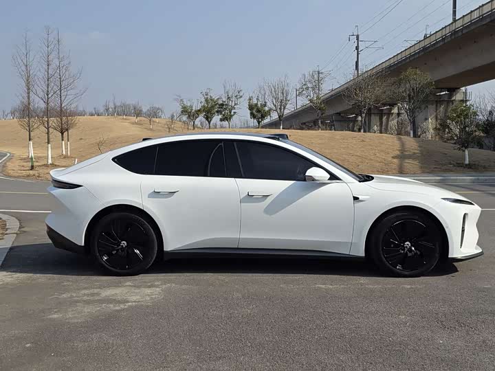 Фото 6 - Nio ET5