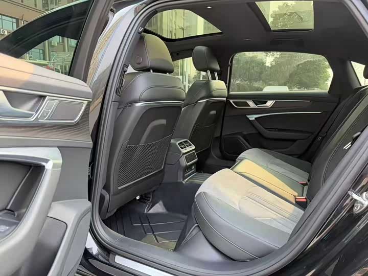 Фото 5 - Audi A6L