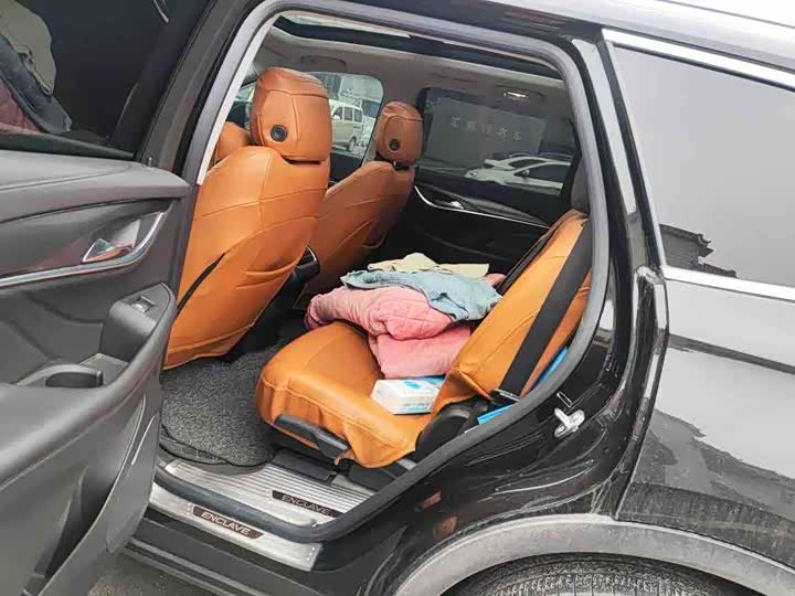 Фото 9 - Buick Enclave