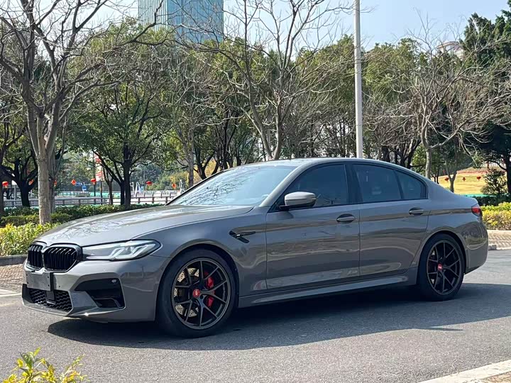 Фото 1 - BMW 5 Series