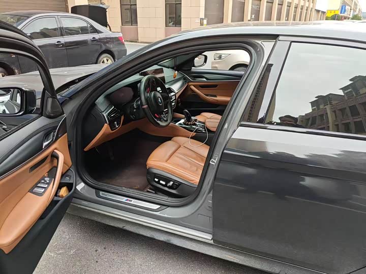 Фото 2 - BMW 5 Series