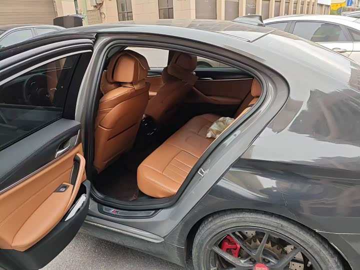 Фото 3 - BMW 5 Series