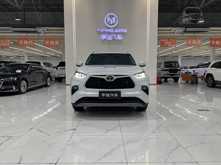 Фото 2 - Toyota Highlander