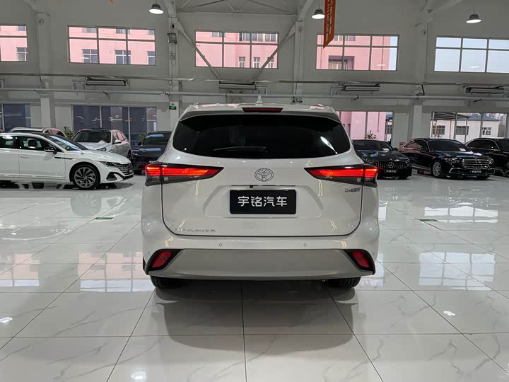 Фото 5 - Toyota Highlander