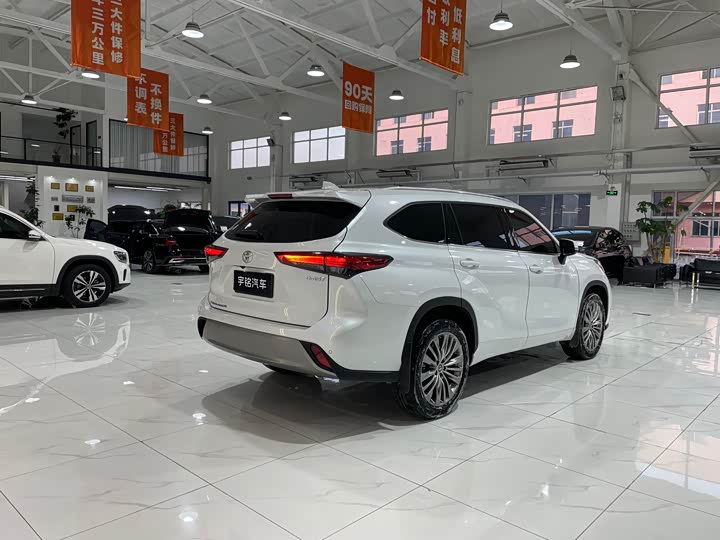 Фото 6 - Toyota Highlander