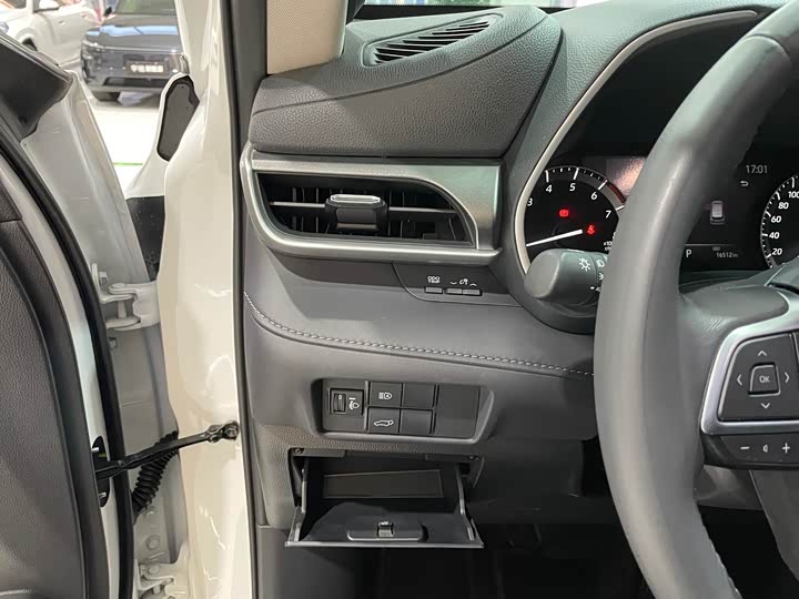 Фото 9 - Toyota Highlander