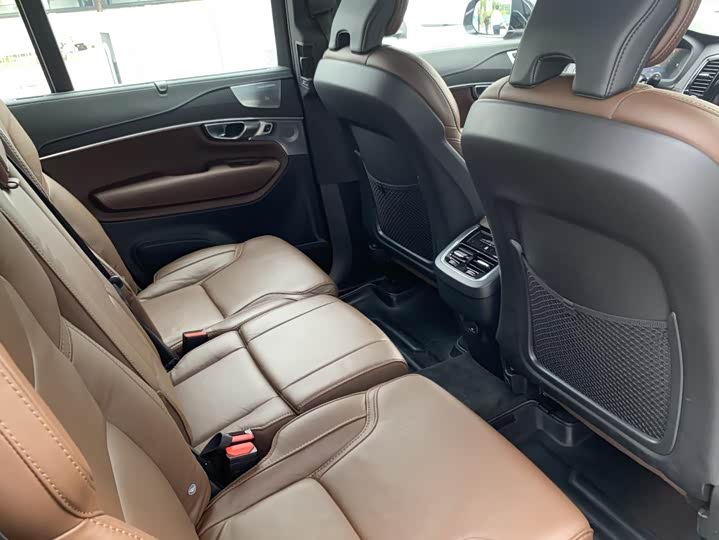 Фото 4 - Volvo XC90