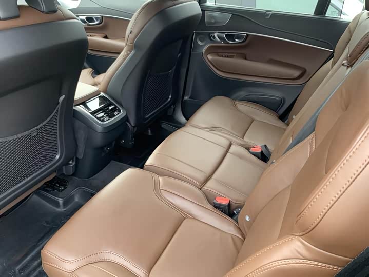 Фото 5 - Volvo XC90