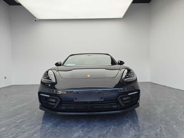 Фото 2 - Porsche Panamera