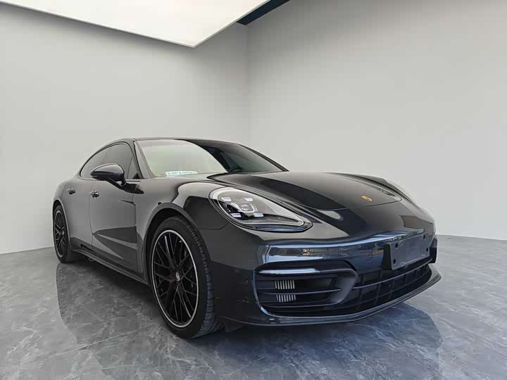 Фото 3 - Porsche Panamera