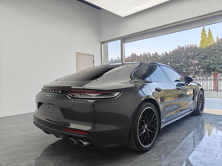 Фото 5 - Porsche Panamera