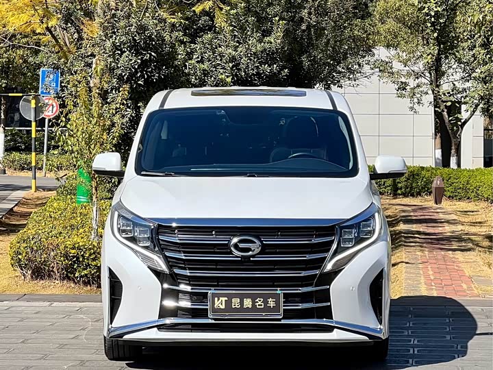 Фото 2 - GAC Trumpchi M8