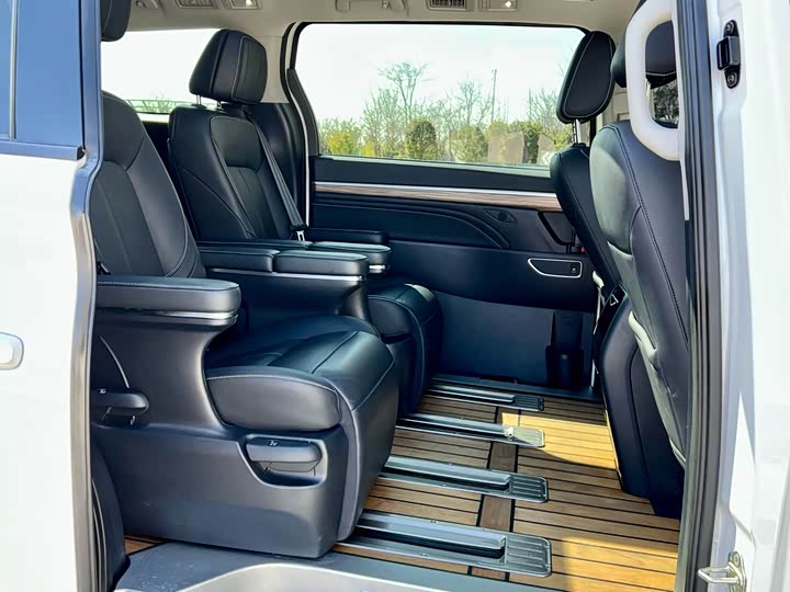 Фото 9 - GAC Trumpchi M8