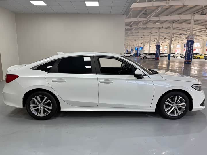 Фото 8 - Honda Civic