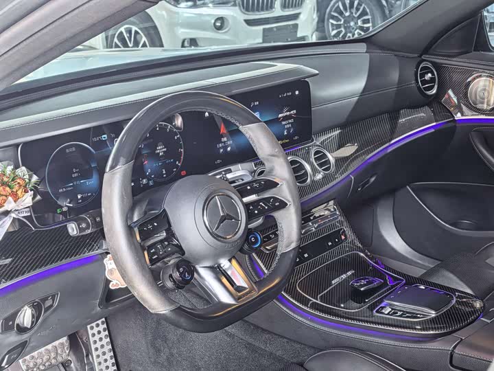 Фото 8 - Mercedes-Benz E-Class AMG