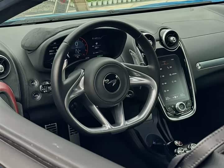 Фото 6 - McLaren GT