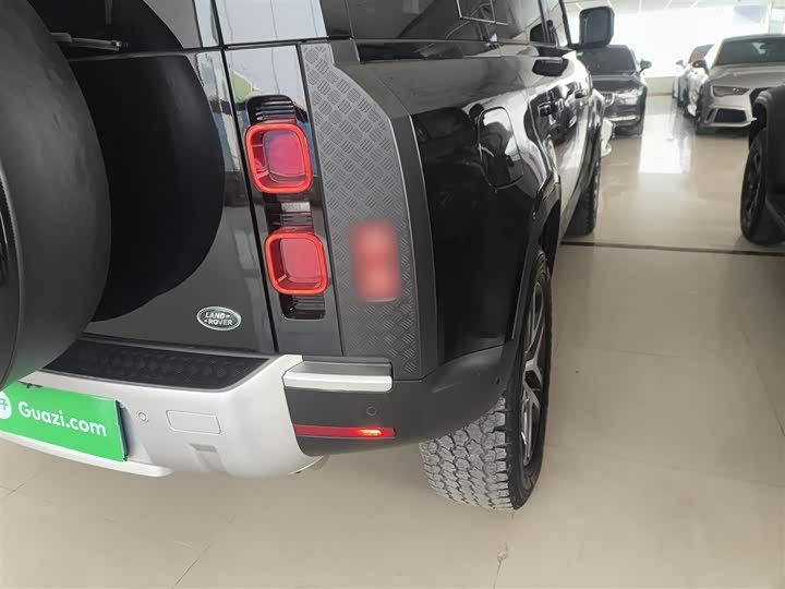 Фото 8 - Land Rover Defender