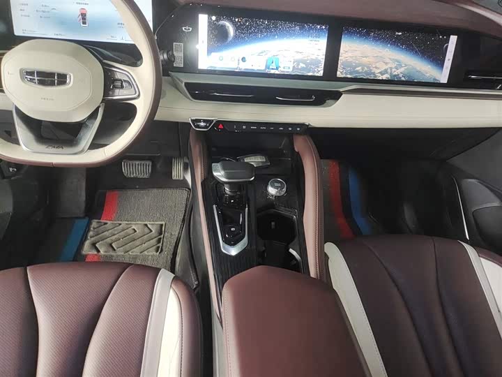 Фото 6 - Geely Monjaro