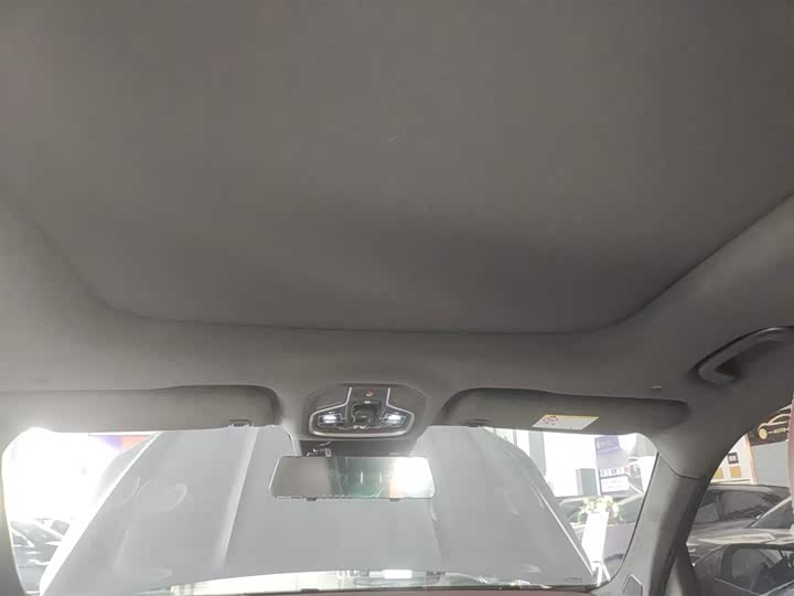 Фото 8 - Geely Monjaro