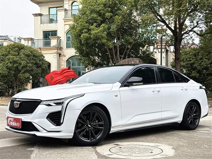 Фото 1 - Cadillac CT4