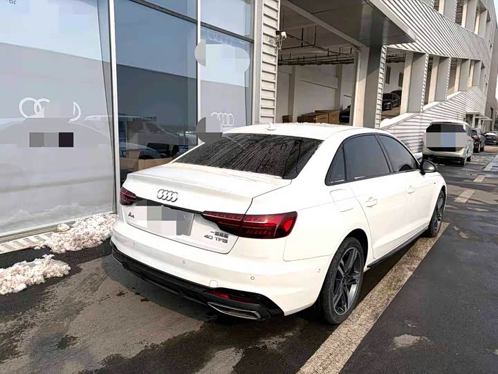 Фото 2 - Audi A4L