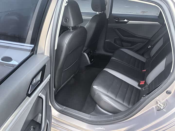 Фото 9 - Volkswagen Sagitar L