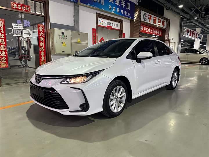 Фото 1 - Toyota Corolla