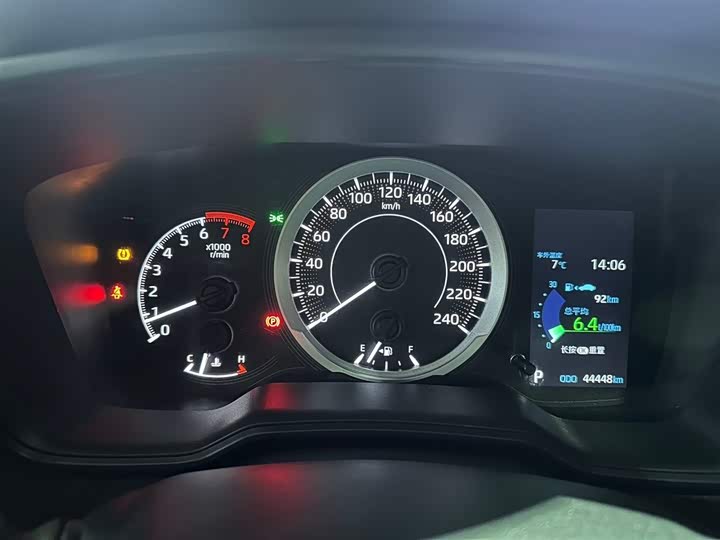 Фото 8 - Toyota Corolla