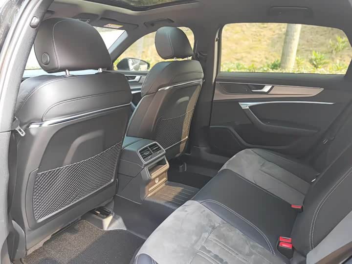 Фото 5 - Audi A6L