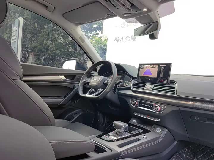 Фото 9 - Audi Q5L