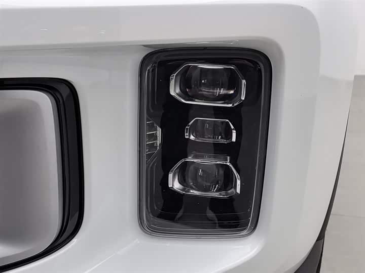 Фото 7 - Geely Icon