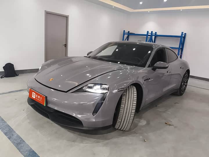 Фото 1 - Porsche Taycan