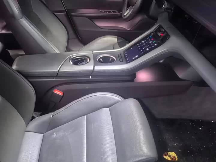 Фото 6 - Porsche Taycan