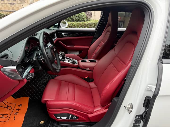 Фото 8 - Porsche Panamera