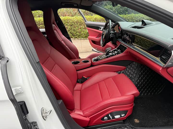 Фото 9 - Porsche Panamera