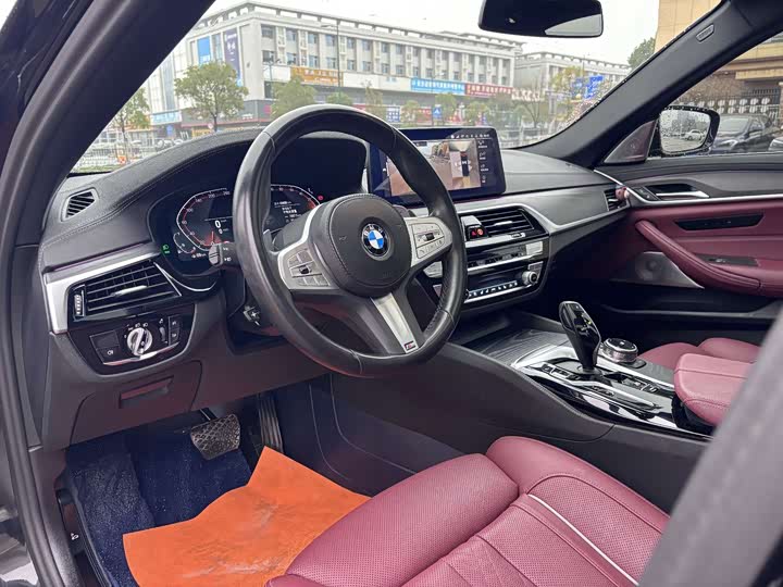 Фото 5 - BMW 5 Series