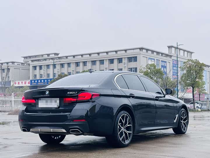 Фото 9 - BMW 5 Series