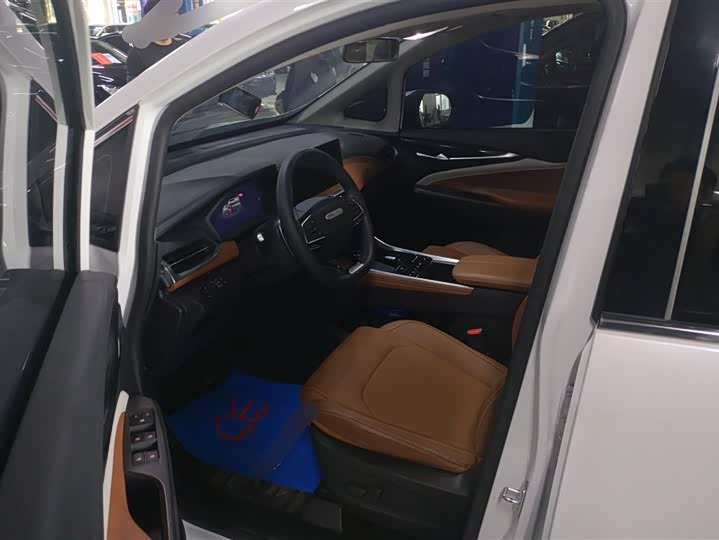 Фото 9 - Maxus G50