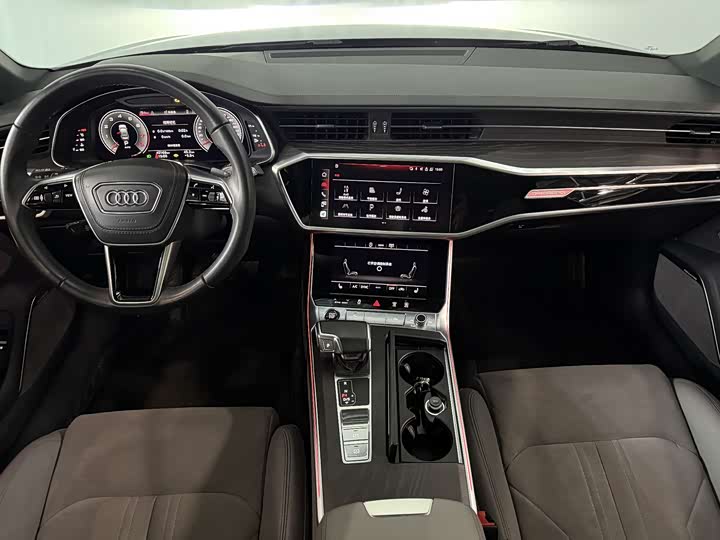 Фото 7 - Audi A6L