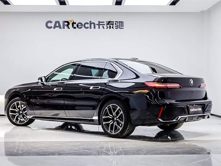 Фото 4 - BMW 7 Series