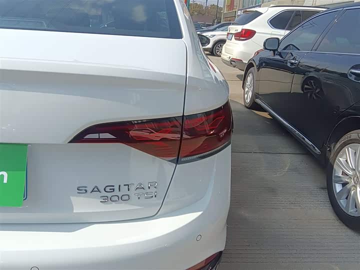 Фото 8 - Volkswagen Sagitar L