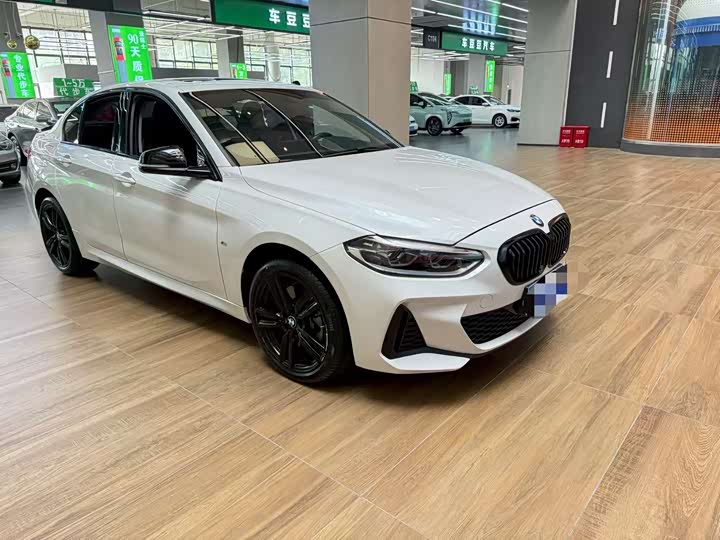 Фото 3 - BMW 1 Series