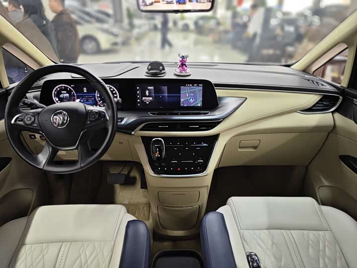 Фото 4 - Buick GL8 ES