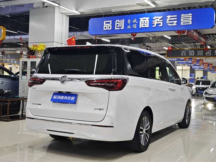 Фото 9 - Buick GL8 ES