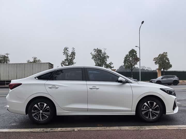 Фото 5 - Changan Eado Plus