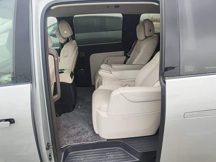 Фото 2 - LiXiang Mega