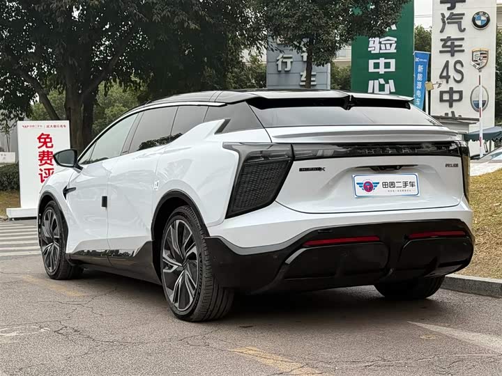 Фото 4 - HiPhi X