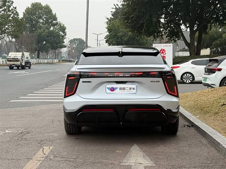 Фото 5 - HiPhi X